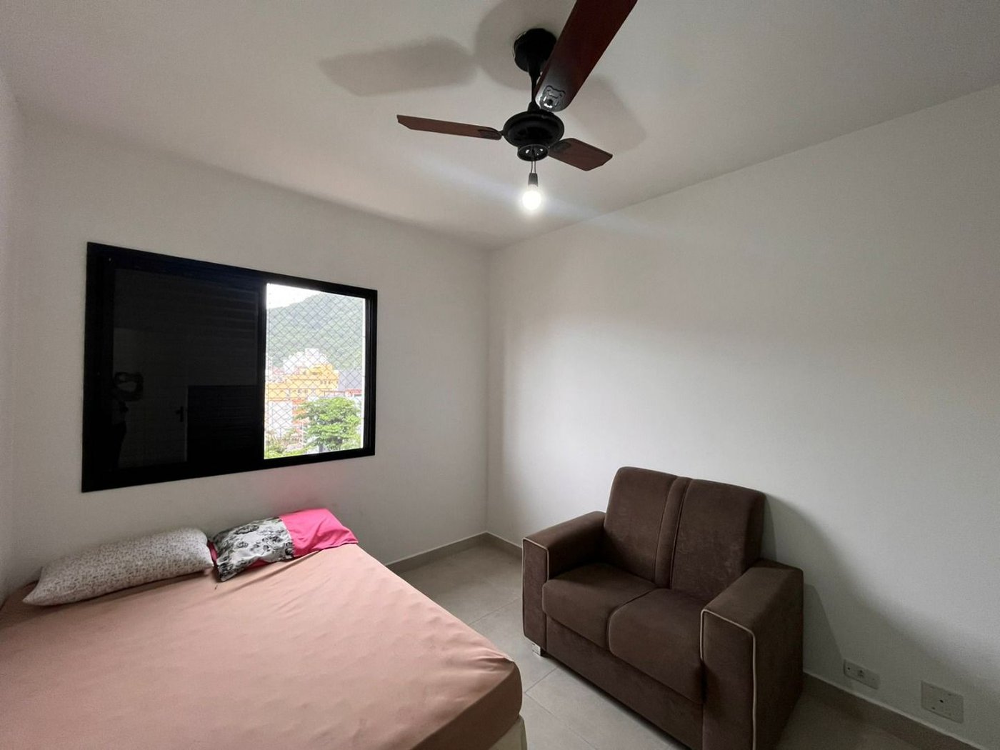 Apartamento com 2 dormitórios à venda, 65 m² por R$ 360.000,00 - Vila Júlia - Guarujá/SP