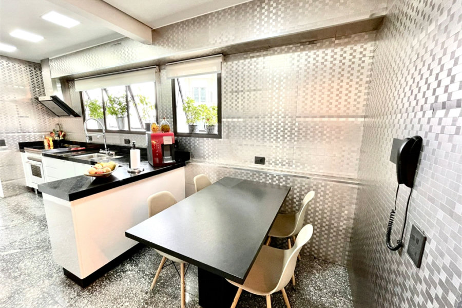 Apartamento à venda com 4 quartos, sendo 3 suítes,  em Santana, São Paulo, SP