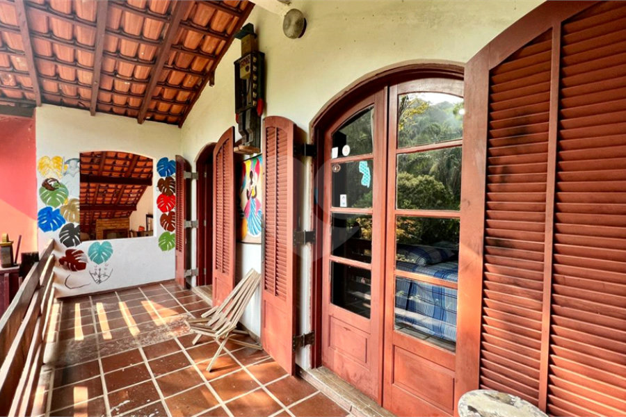 Casa à venda com 4 quartos, sendo 1 suíte, em Serra da Cantareira, Mairiporã, SP