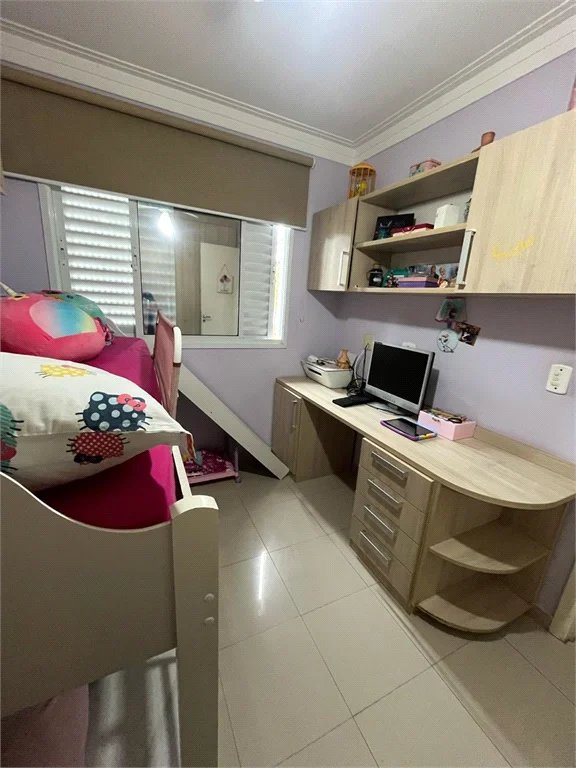 Casa à venda com 3 quartos, sendo 1 suíte, no condomínio Vila das Cores, São Paulo - SP