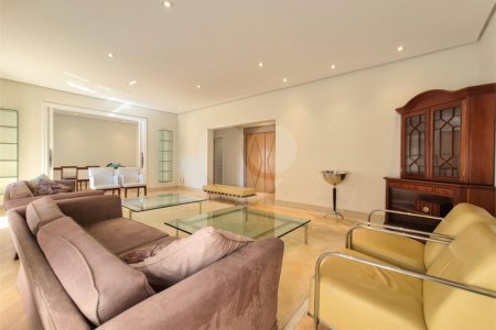 Apartamento à venda ou para alugar com 4 quartos, sendo 3 suítes, em Moema, São Paulo, SP