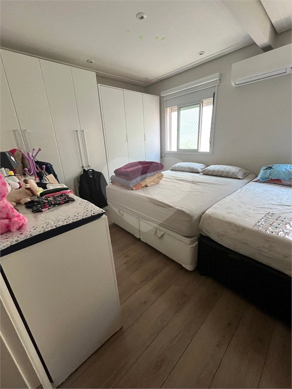 Casa à venda com 3 quartos, sendo 1 suíte, no condomínio Vila Siqueira, São Paulo - SP