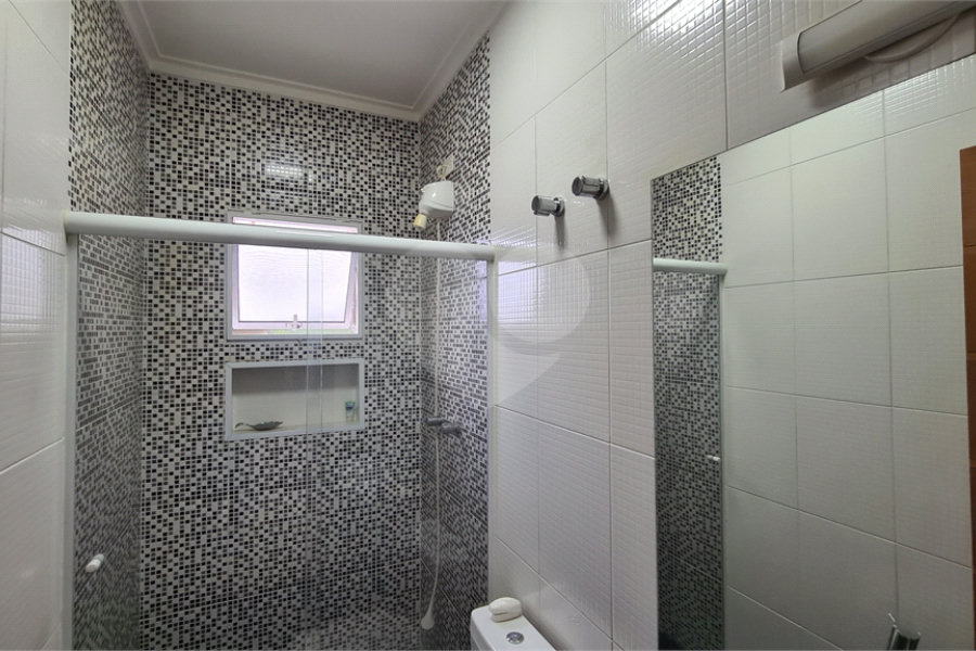 Sobrado à venda com 4 quartos, sendo 2 suítes, em Santa Teresinha, São Paulo, SP