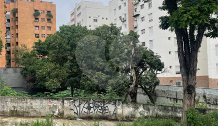 Terreno à venda em Jardim Guedala, São Paulo, SP
