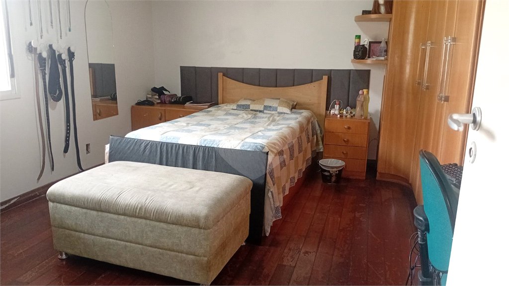 Casa à venda com 4 quartos, sendo 2 suítes, no condomínio Canamari, São Paulo - SP