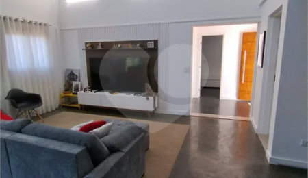 Casa à venda ou para alugar com 3 quartos, sendo 1 suíte,  no condomínio Alpes da Cantareira, Mairiporã - SP