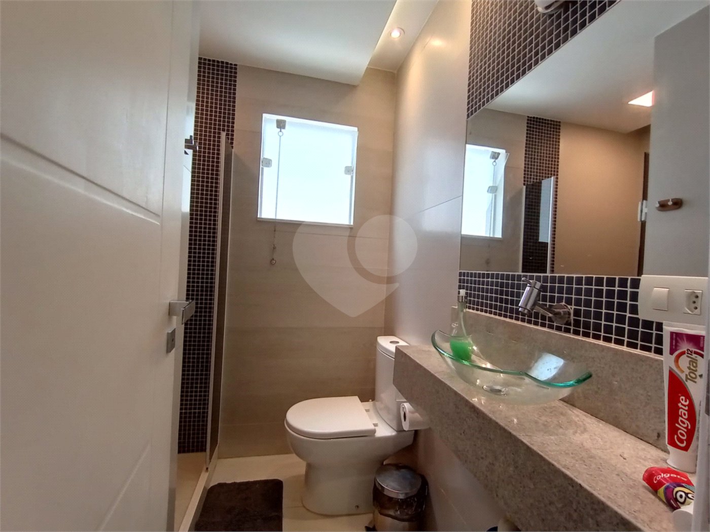 Casa à venda com 3 quartos, sendo 1 suíte, no condomínio Fazenda Cantagalo, Rio de Janeiro - RJ