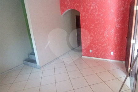 Casa à venda com 2 quartos, sendo 1 suíte, no condomínio River Plate, Rio de Janeiro - RJ