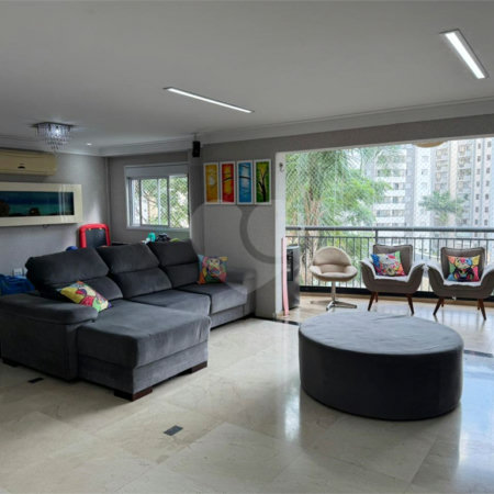 Apartamento à venda com 3 quartos, sendo 1 suíte,  em Vila Regente Feijó, São Paulo, SP