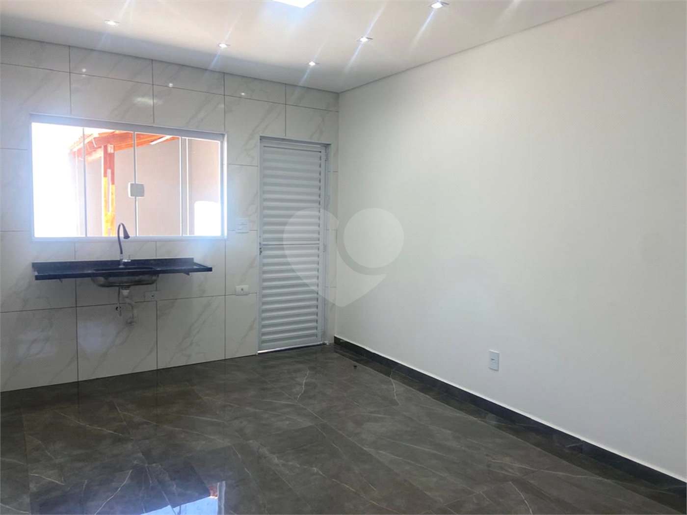 Casa à venda com 2 quartos, sendo 1 suíte, em Residencial Jardim Nathália, Sorocaba, SP