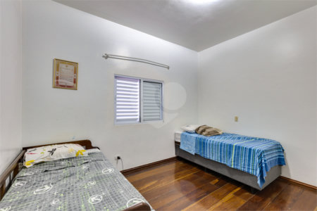 Sobrado à venda com 5 quartos, sendo 2 suítes, em Socorro, São Paulo, SP