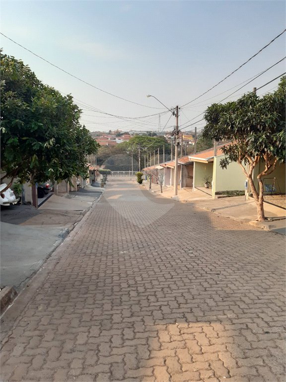 Casa Térrea no Condomínio Sempre Verde I.