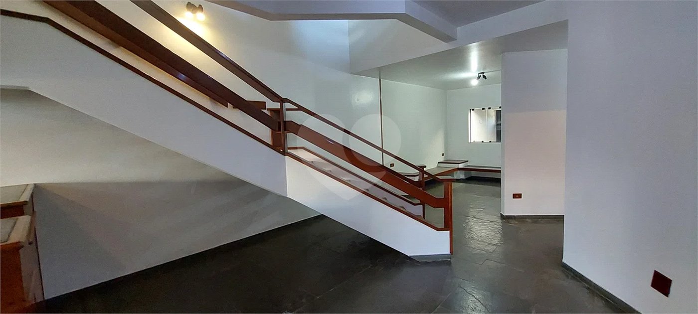 SOBRADO COM DESIGN EXCLUSIVO E LAZER COMPLETO 3 DORMITÓRIOS SENDO 1 SUÍTE