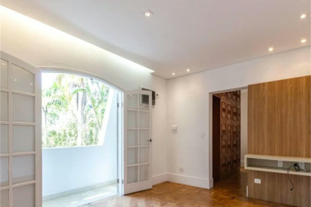 Casa à venda com 4 quartos, sendo 2 suítes, em Vila Morumbi, São Paulo, SP
