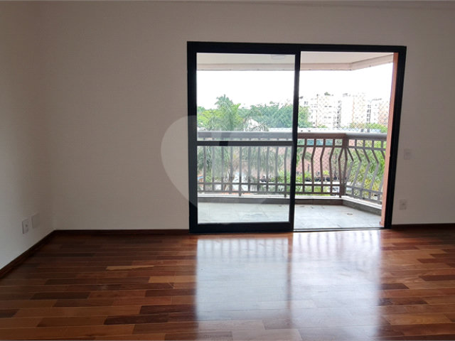 Apartamento para alugar com 3 quartos, sendo 1 suíte,  em Chácara Santo Antônio, São Paulo, SP