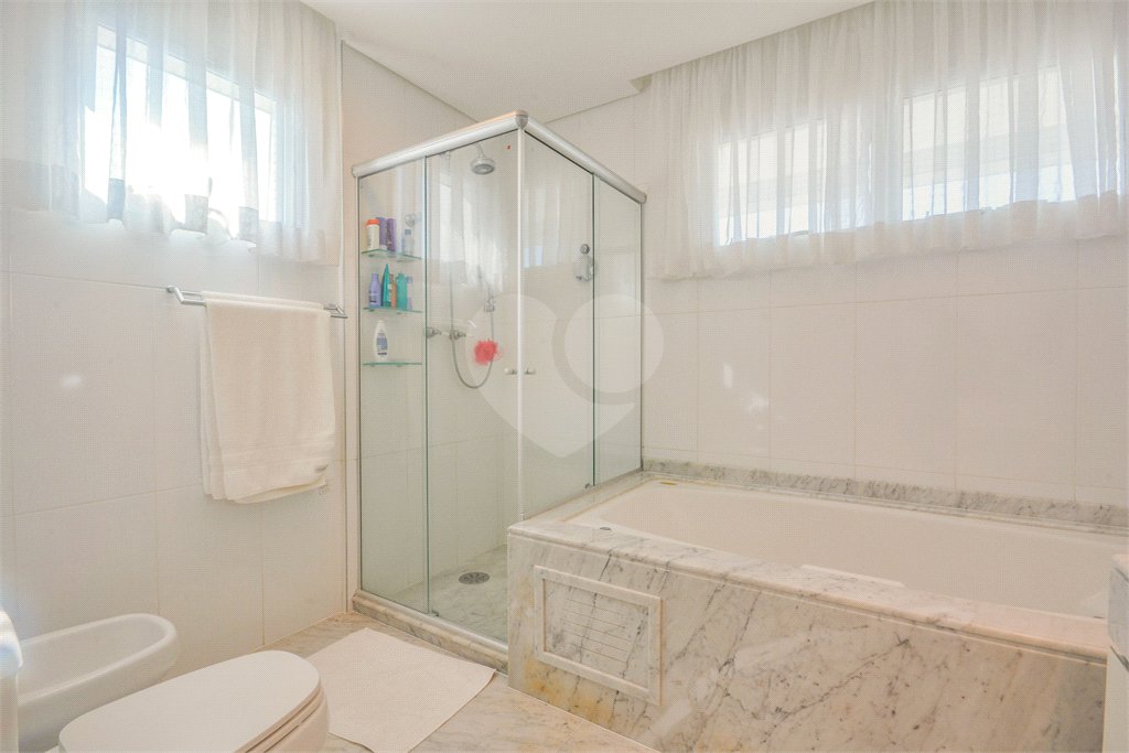 Cobertura à venda com 4 quartos, sendo 2 suítes, em Aclimação, São Paulo, SP