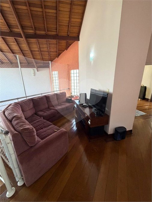 Casa à venda com 4 quartos, sendo 2 suítes, no condomínio Milennium, Valinhos - SP