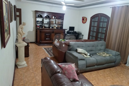 Casa à venda com 5 suítes em Vila Medeiros, São Paulo, SP