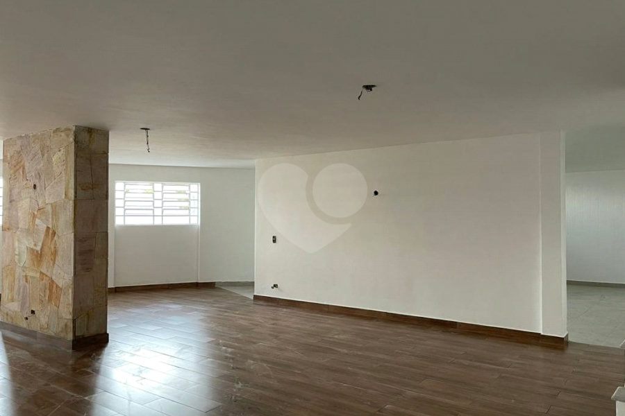 Casa à venda com 3 quartos, sendo 2 suítes, em Jardim Leonor Mendes de Barros, São Paulo, SP