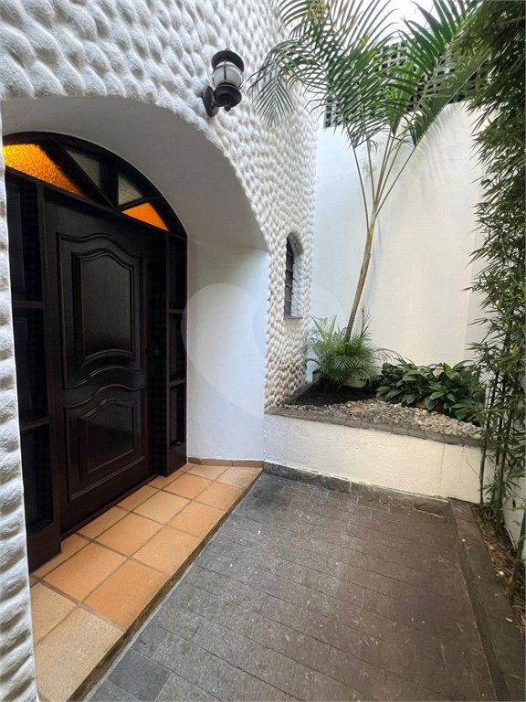 Casa à venda com 5 quartos, sendo 4 suítes, em Parque Maria Helena, São Paulo, SP