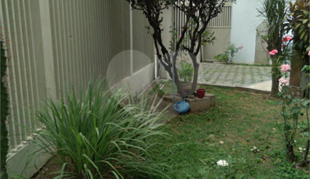 Casa Térrea à venda com 3 quartos, sendo 1 suíte,  em Vila Galvão, Guarulhos, SP