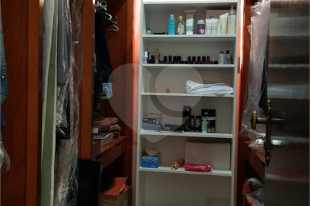 Casa à venda com 3 quartos, sendo 1 suíte, no condomínio City Campo Grande, São Paulo - SP