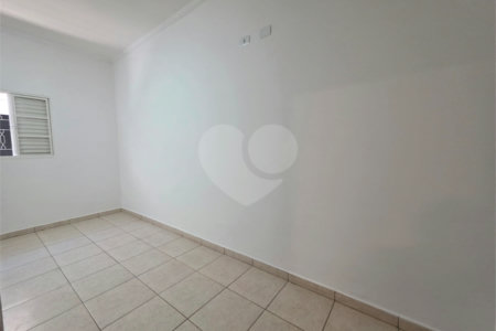 Casa à venda com 3 quartos, sendo 1 suíte, no condomínio Residencial Jardim das Palmeiras, Vinhedo - SP