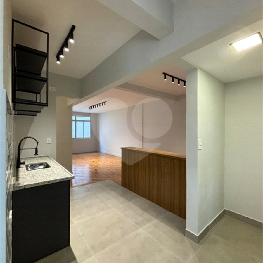 Apartamento à venda com 3 quartos, sendo 1 suíte, em Pinheiros, São Paulo, SP