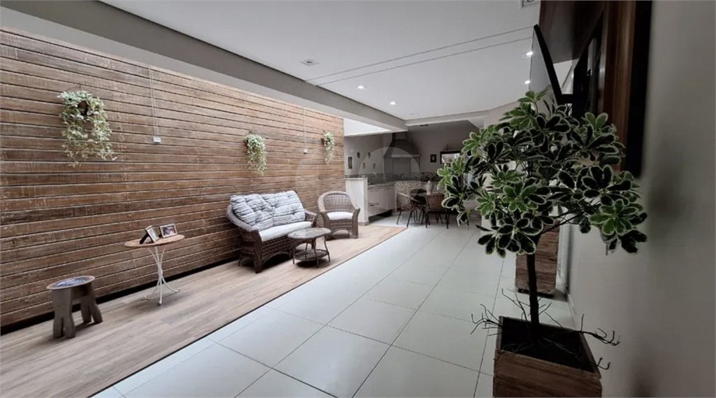 Casa à venda com 5 quartos, sendo 2 suítes,  no condomínio Floradas da Serra, São Paulo - SP
