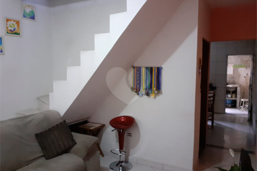 Sobrado à venda com 3 quartos em Jardim Presidente Dutra, Guarulhos, SP