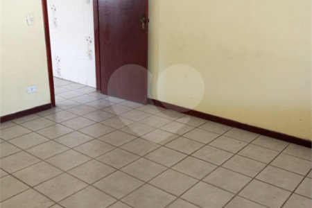 Casa à venda com 3 quartos, sendo 2 suítes, em Jardim Maria Duarte, São Paulo, SP