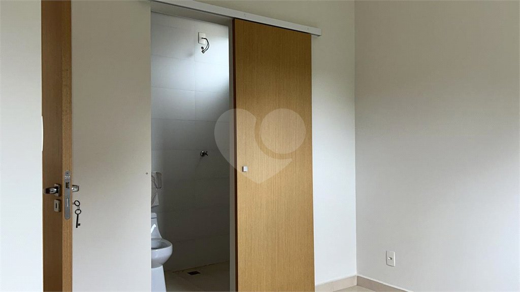 Apartamento a venda de 02 dormitórios