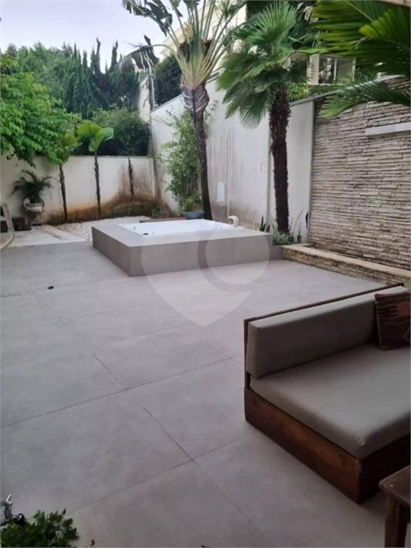 Casa à venda com 3 suítes no condomínio Solares Vila Europa, São Paulo - SP