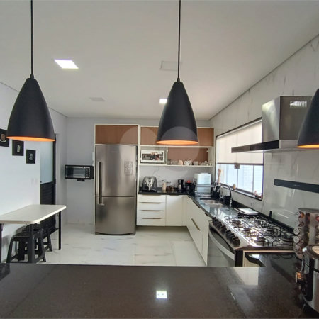 Casa à venda com 3 suítes no condomínio Granja Deolinda, Sorocaba - SP