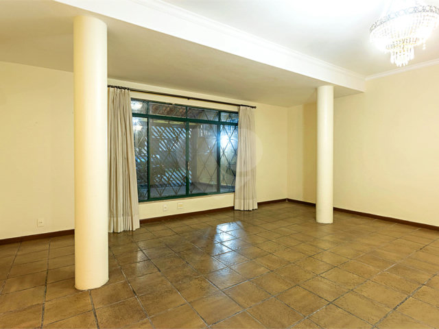 Casa à venda com 3 quartos, sendo 1 suíte,  em Chácara Santo Antônio, São Paulo, SP