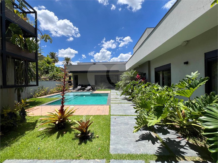 Casa à venda com 3 suítes no condomínio Vinhas da Vista Alegre - Lado Sede, Vinhedo - SP