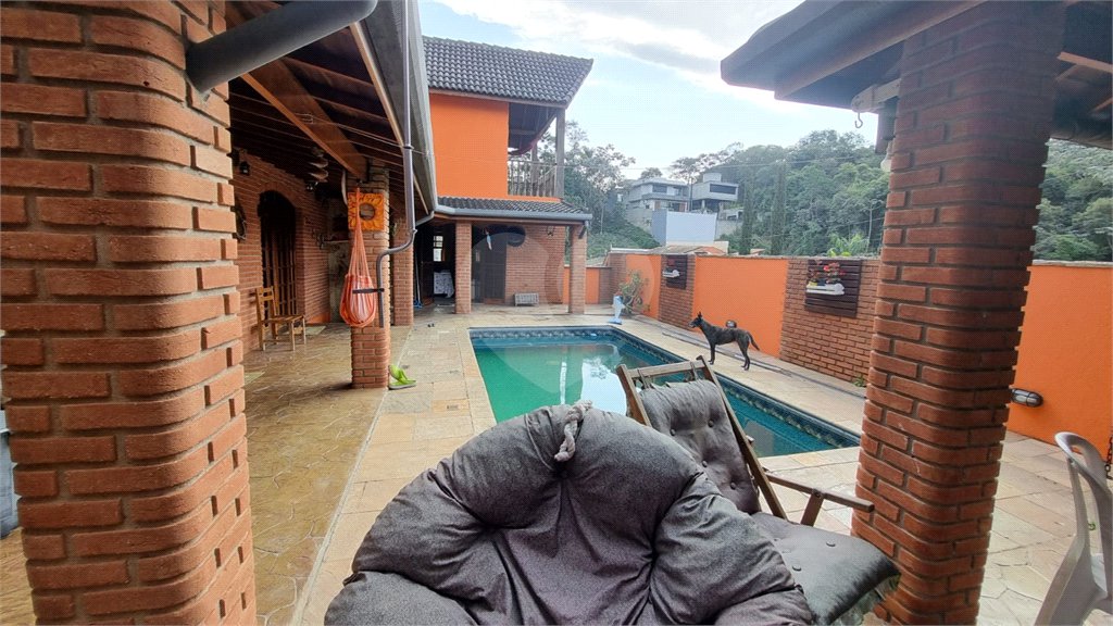 Casa à venda com 4 quartos, sendo 2 suítes, no condomínio Aruã Eco Park, Mogi das Cruzes - SP
