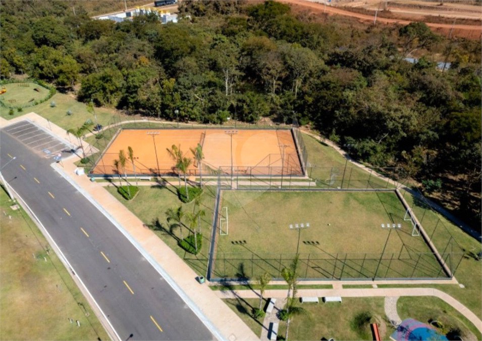 Terreno à venda no condomínio Village Bordeaux, Cuiabá - MT