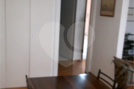 Apartamento de 2 quartos à venda perto do Metrô Paraíso! Excelente localização!