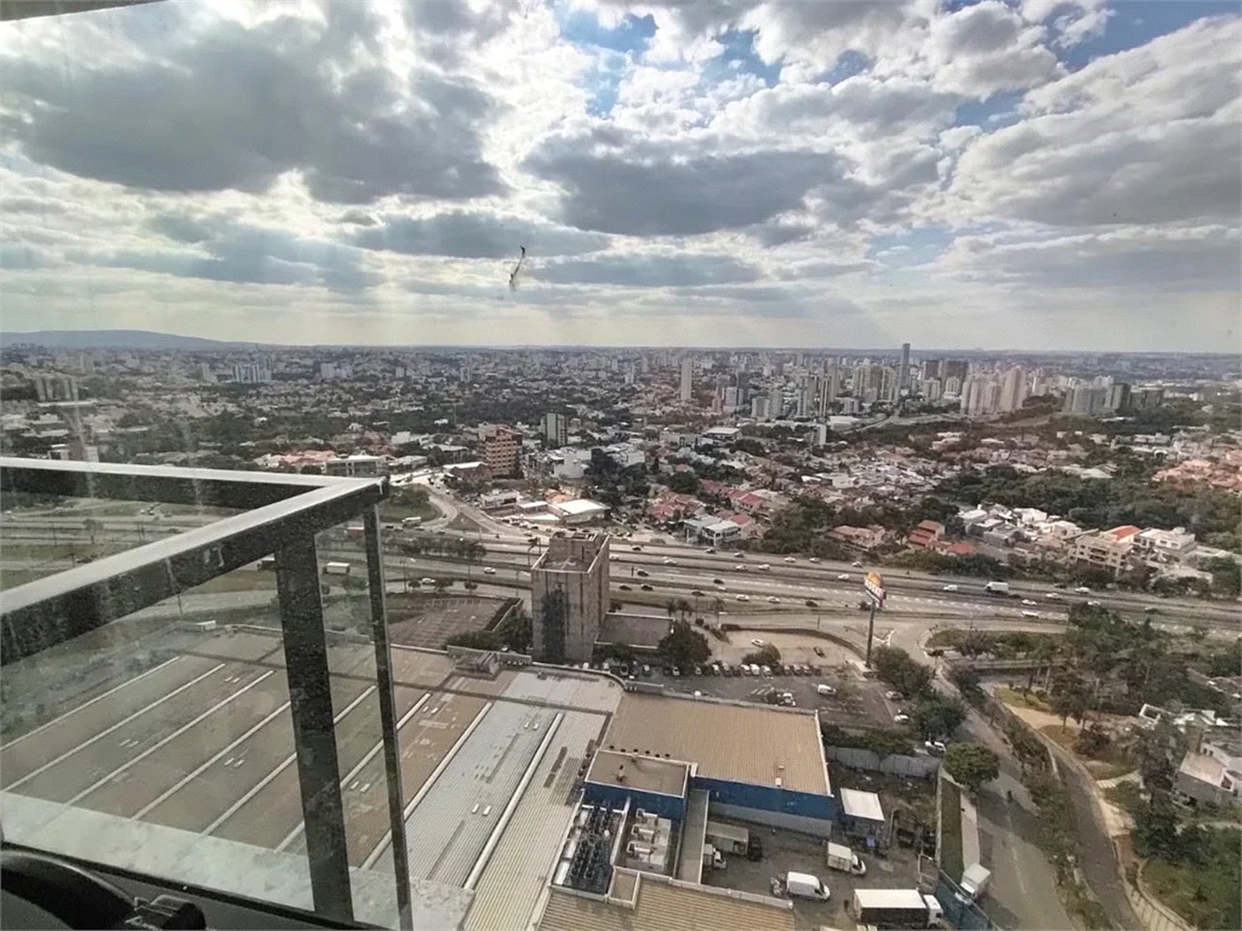 Apartamento à venda com 3 suítes em Parque Campolim, Sorocaba, SP