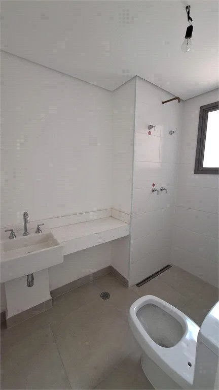 Apartamento à venda com 3 suítes em Vila Romana, São Paulo, SP