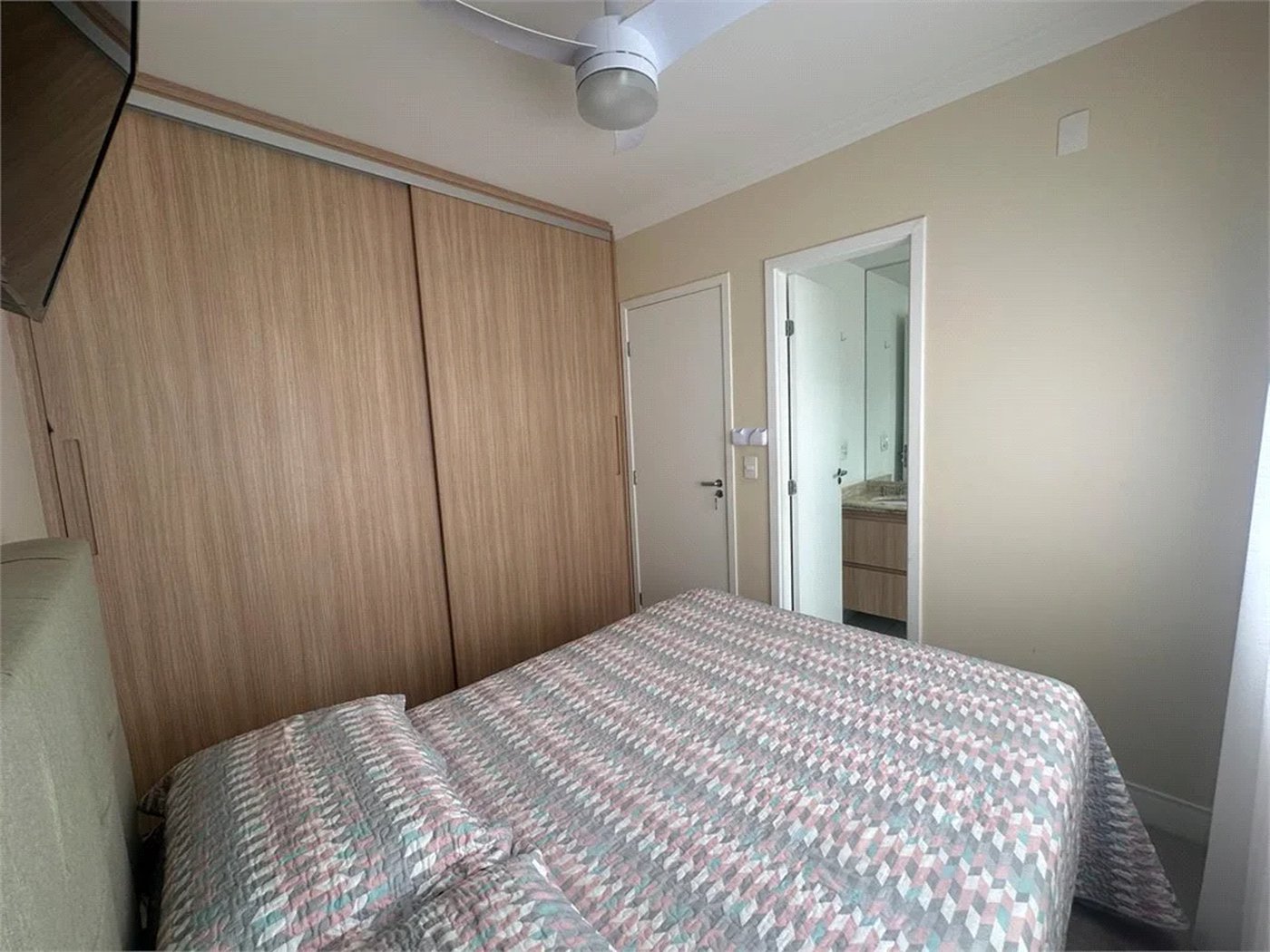 Apartamento à venda com 3 quartos, sendo 1 suíte,  em Vila Andrade, São Paulo, SP