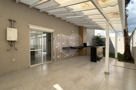Casa à venda com 3 suítes no condomínio Belvedere II, Votorantim - SP