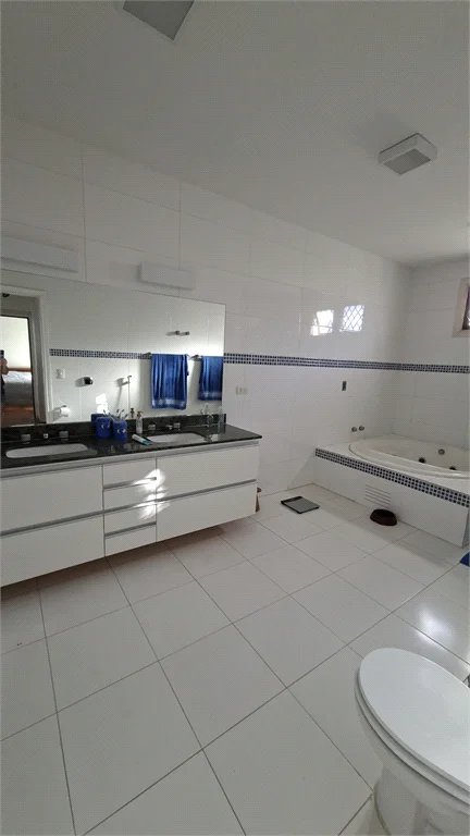 Casa à venda com 5 quartos, sendo 4 suítes, em Butantã, São Paulo, SP