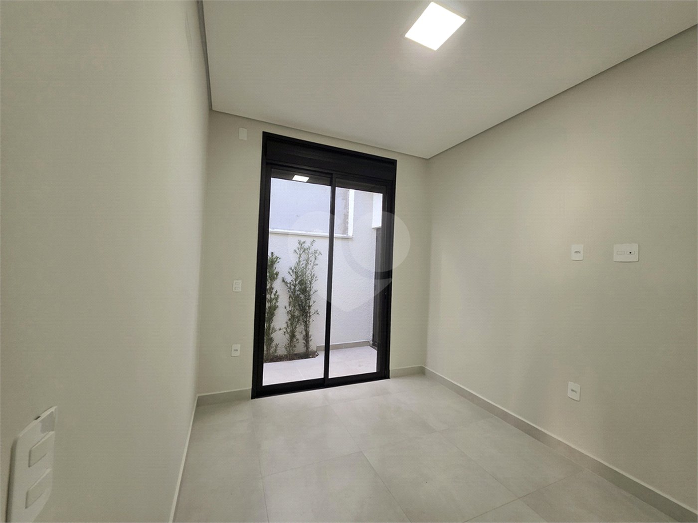 Casa à venda com 3 quartos, sendo 1 suíte, no condomínio Golden Park Residence, Sorocaba - SP