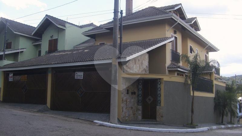 Sobrado à venda com 4 quartos, sendo 2 suítes, em Horto Florestal, São Paulo, SP