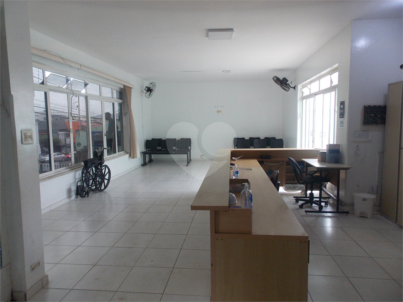 Casa à venda ou para alugar com 15 quartos, sendo 5 suítes,  no Centro, Atibaia, SP