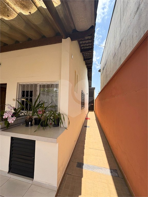 Casa Térrea à venda com 3 quartos, sendo 1 suíte,  em Vila Áurea, Poá, SP
