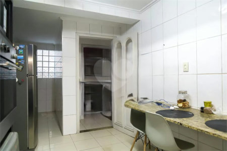 Casa à venda com 6 quartos, sendo 5 suítes,  em Vila do Encontro, São Paulo, SP