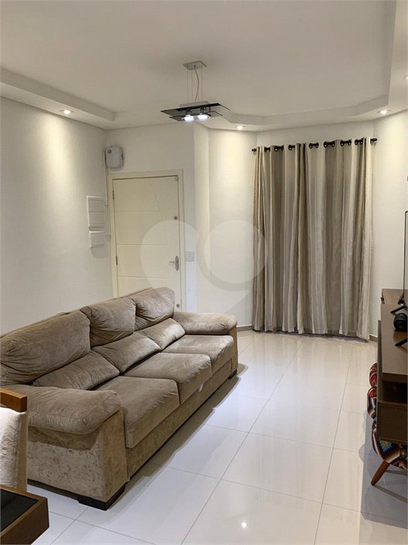 Sobrado à venda com 3 quartos, sendo 1 suíte,  em Vila Gumercindo, São Paulo, SP